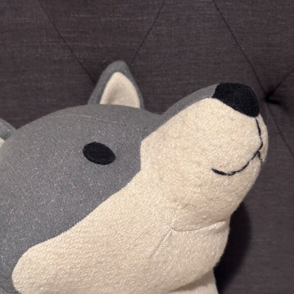 Pillowfort Gray Wolf Head Wall Decor, a plush stuffed animal designed to be moun - Picture 5 of 7